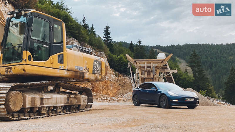 Седан Tesla Model 3 2018 в Києві
