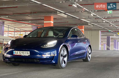 Седан Tesla Model 3 2018 в Києві