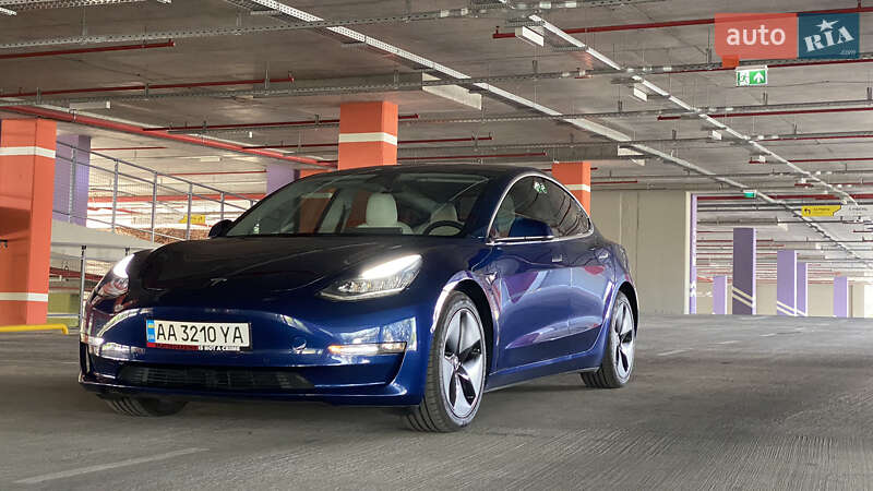 Седан Tesla Model 3 2018 в Києві