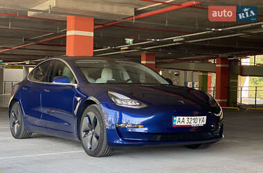 Седан Tesla Model 3 2018 в Києві