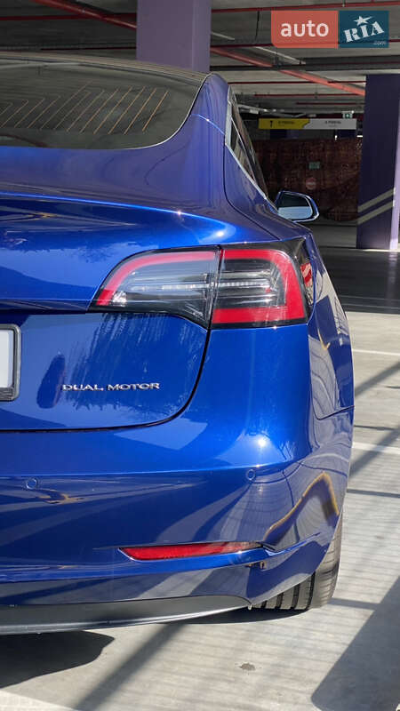 Седан Tesla Model 3 2018 в Киеве