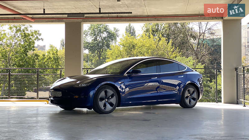 Седан Tesla Model 3 2018 в Києві