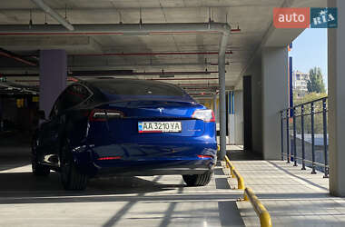 Седан Tesla Model 3 2018 в Києві