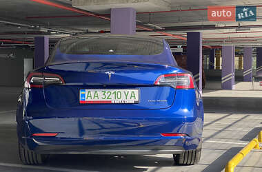 Седан Tesla Model 3 2018 в Києві
