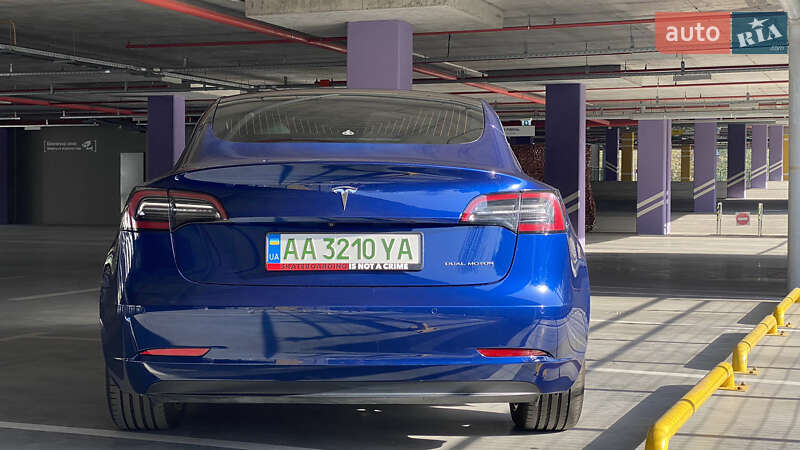 Седан Tesla Model 3 2018 в Києві