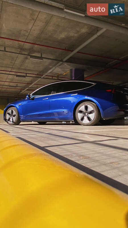 Седан Tesla Model 3 2018 в Києві
