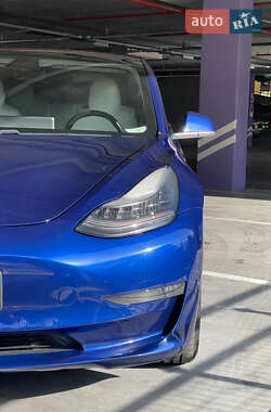 Седан Tesla Model 3 2018 в Києві