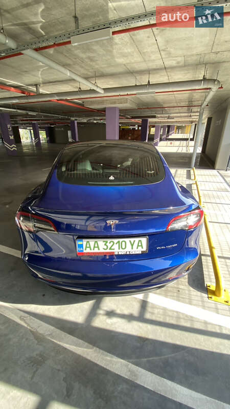 Седан Tesla Model 3 2018 в Киеве