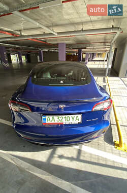 Седан Tesla Model 3 2018 в 