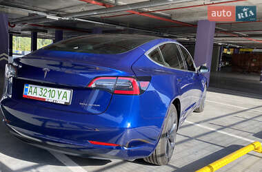 Седан Tesla Model 3 2018 в Києві