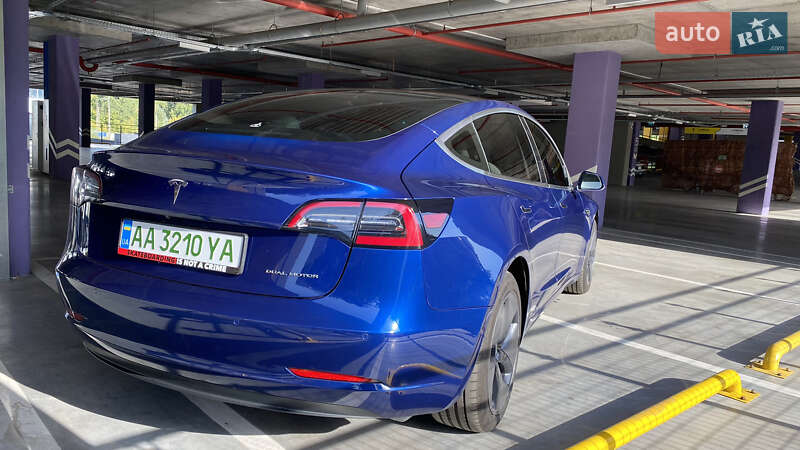 Седан Tesla Model 3 2018 в Києві