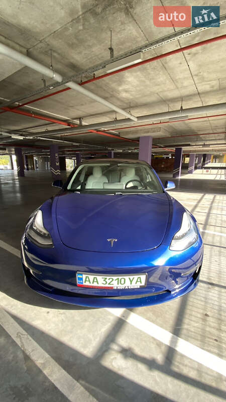 Седан Tesla Model 3 2018 в Києві