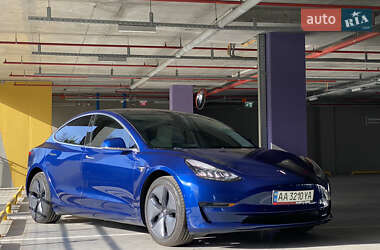 Седан Tesla Model 3 2018 в Києві