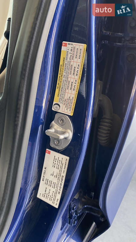 Седан Tesla Model 3 2018 в Києві