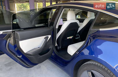 Седан Tesla Model 3 2018 в Києві