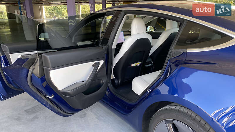 Седан Tesla Model 3 2018 в Києві