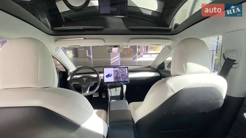 Седан Tesla Model 3 2018 в Києві
