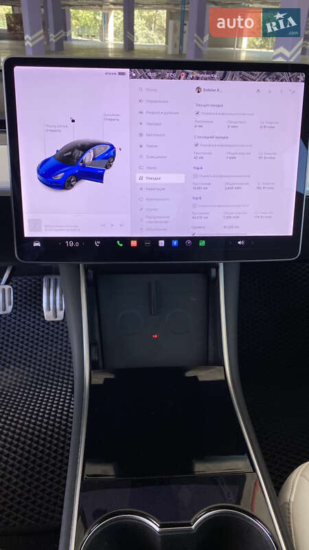 Седан Tesla Model 3 2018 в Києві