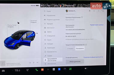 Седан Tesla Model 3 2018 в Киеве