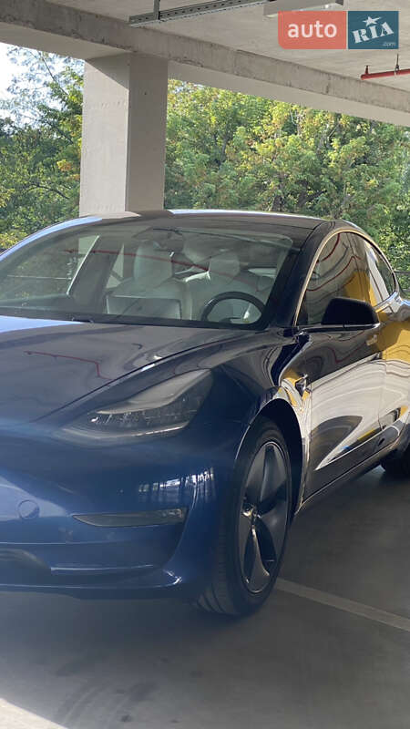 Седан Tesla Model 3 2018 в Києві