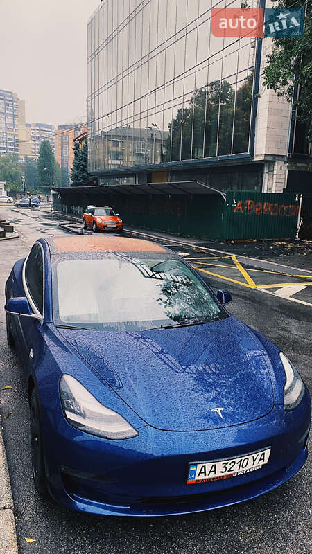 Седан Tesla Model 3 2018 в Києві