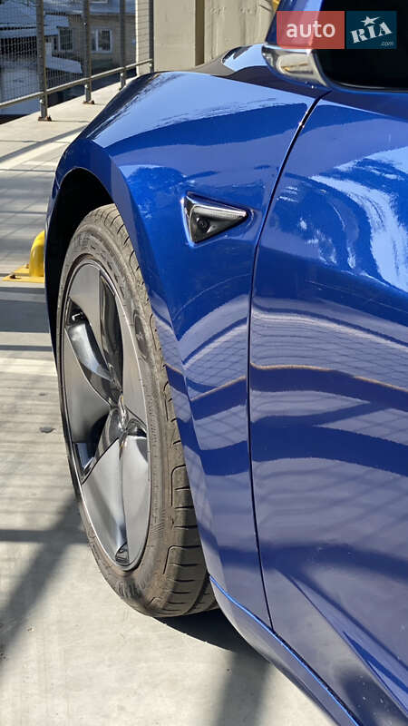 Седан Tesla Model 3 2018 в Києві