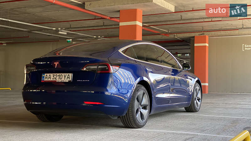 Седан Tesla Model 3 2018 в Києві