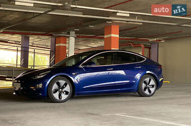 Седан Tesla Model 3 2018 в Києві