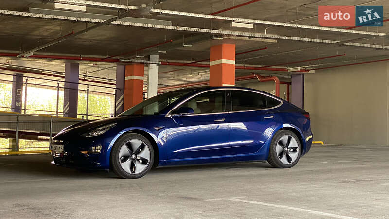 Седан Tesla Model 3 2018 в Києві