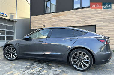 Седан Tesla Model 3 2020 в 