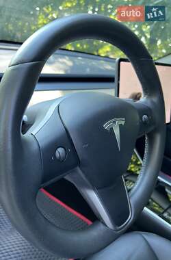 Седан Tesla Model 3 2019 в Киеве