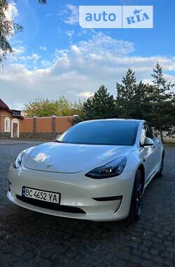 Седан Tesla Model 3 2021 в Самборі