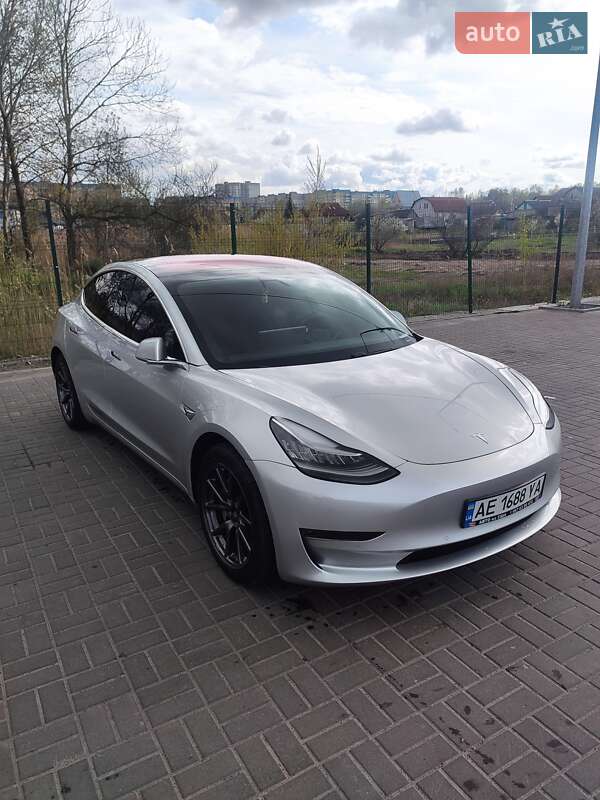 Седан Tesla Model 3 2017 в Ивано-Франковске