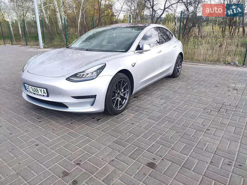 Седан Tesla Model 3 2017 в Ивано-Франковске