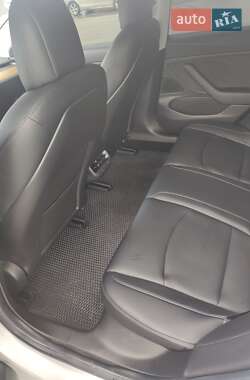 Седан Tesla Model 3 2017 в 