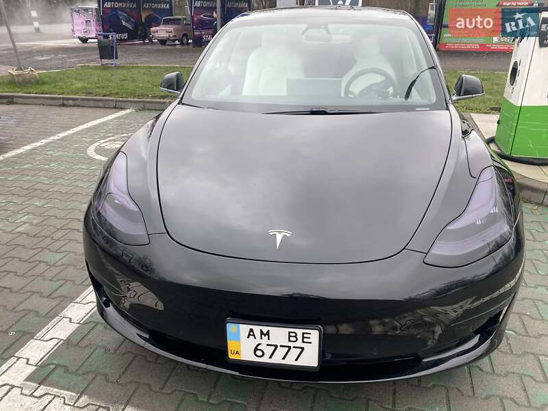 Седан Tesla Model 3 2019 в Києві