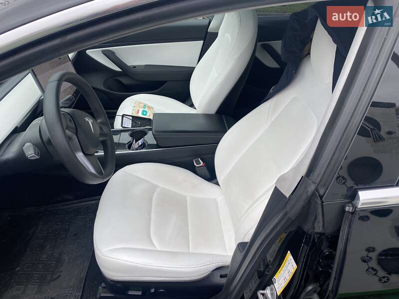 Седан Tesla Model 3 2019 в Києві