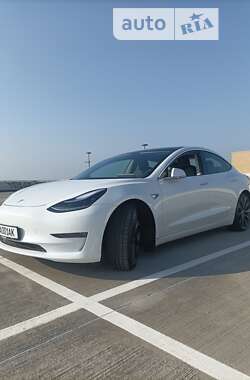 Седан Tesla Model 3 2020 в Львові