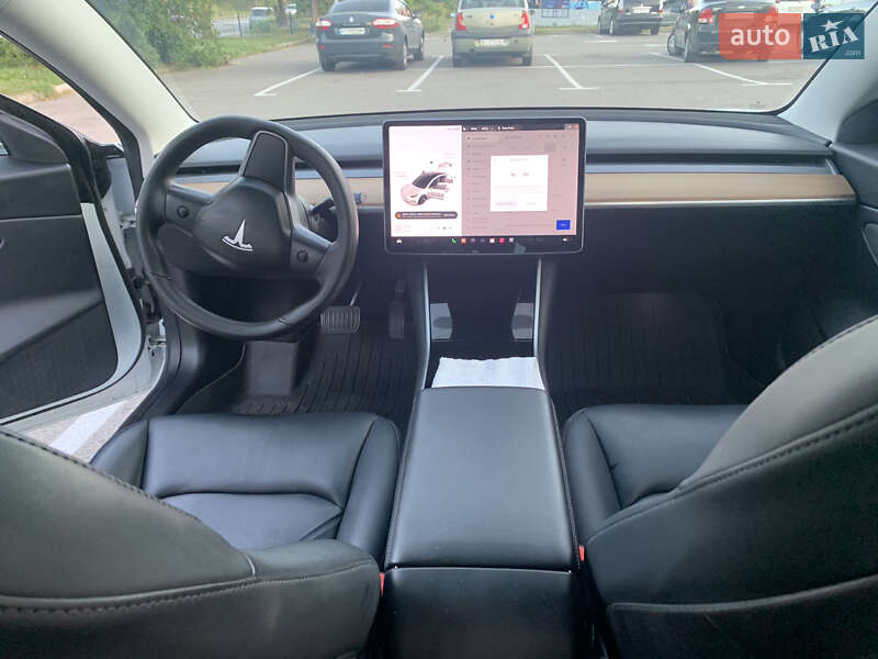 Седан Tesla Model 3 2019 в Білій Церкві