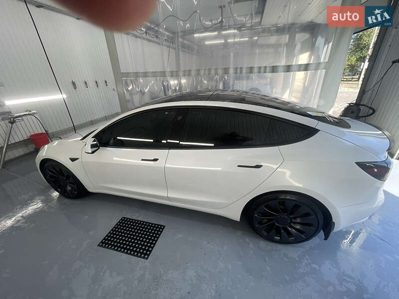Седан Tesla Model 3 2021 в Днепре