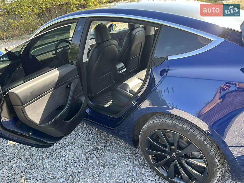 Седан Tesla Model 3 2018 в Днепре
