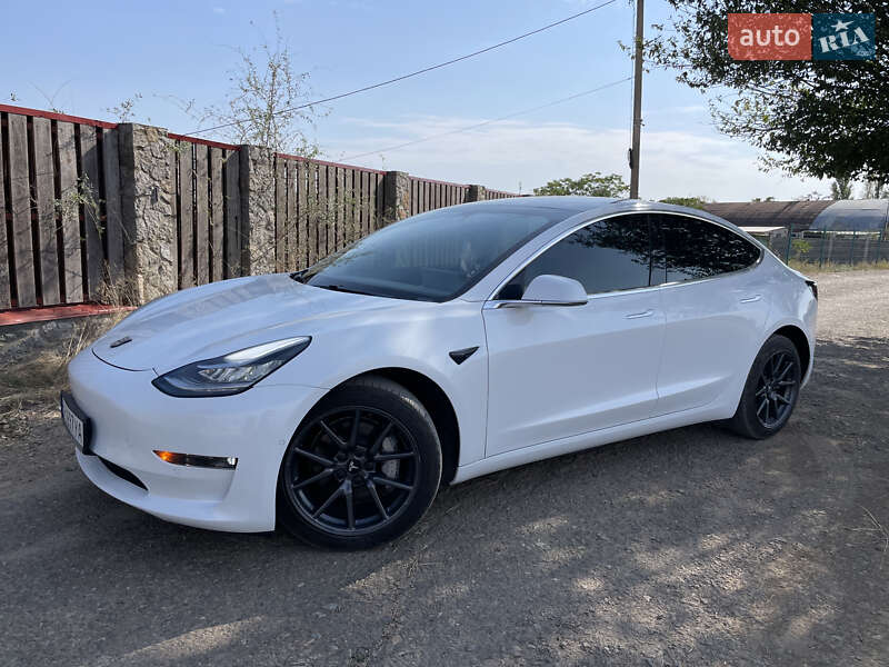 Седан Tesla Model 3 2019 в Одессе