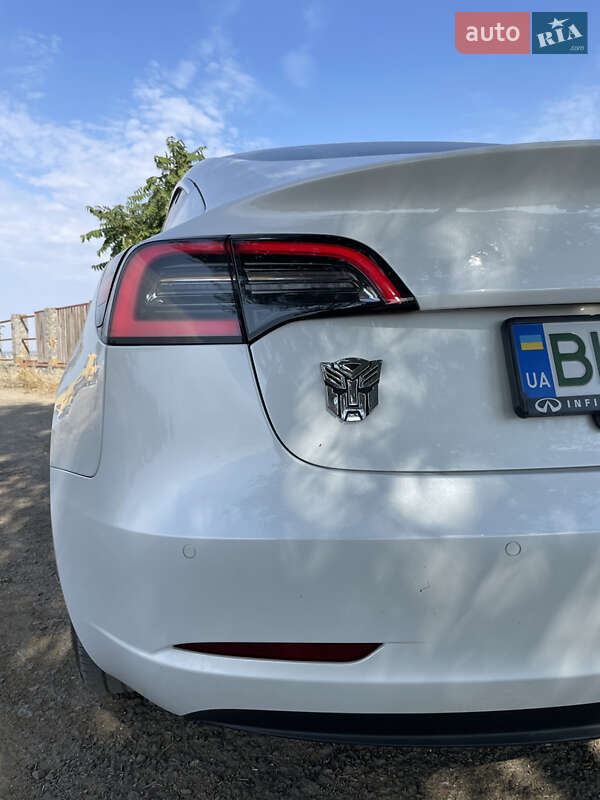 Седан Tesla Model 3 2019 в Одессе