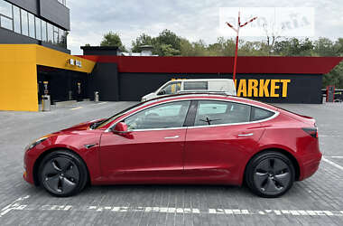 Седан Tesla Model 3 2019 в Киеве