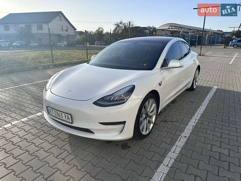 Седан Tesla Model 3 2019 в Ивано-Франковске