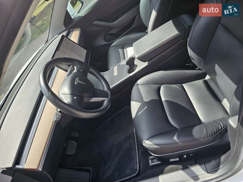 Седан Tesla Model 3 2018 в Запорожье