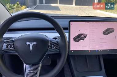 Седан Tesla Model 3 2021 в Киеве