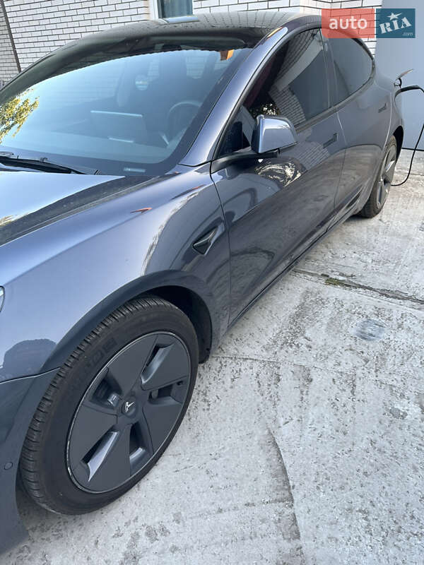 Седан Tesla Model 3 2022 в Виннице