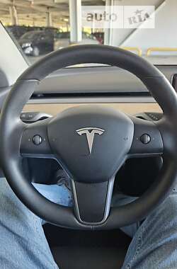 Седан Tesla Model 3 2019 в 