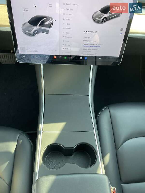 Седан Tesla Model 3 2018 в Києві